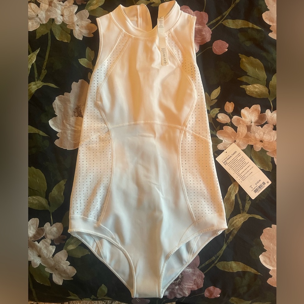 Lululemon Swell Seeker Paddle Suit Bathing Suit Size 8 NWT